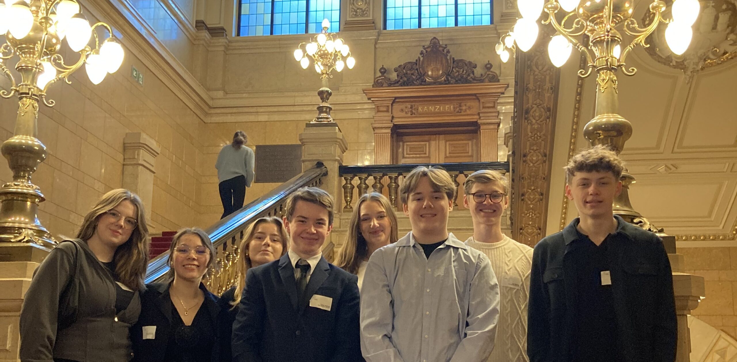 Jugend debattiert im Hamburger Rathaus mit starker Beteiligung der ISS