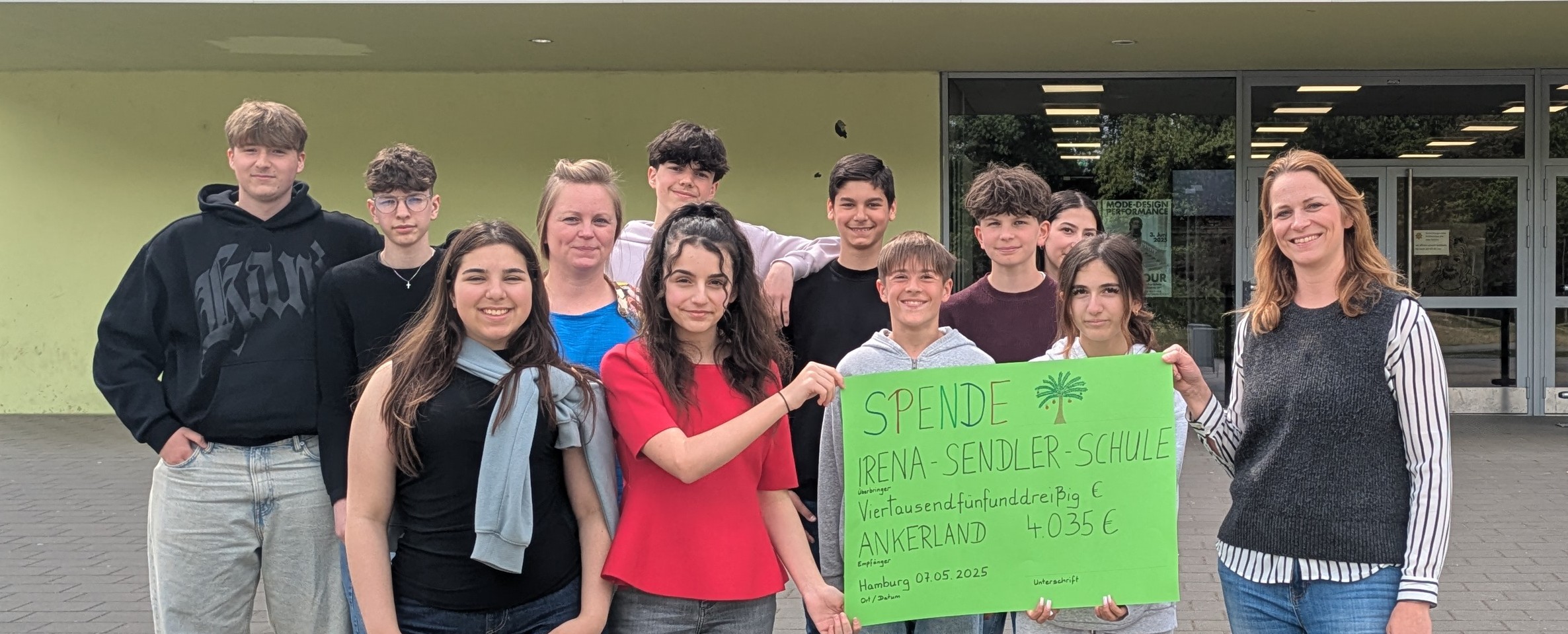 Übergabe der erlaufenen Spenden
