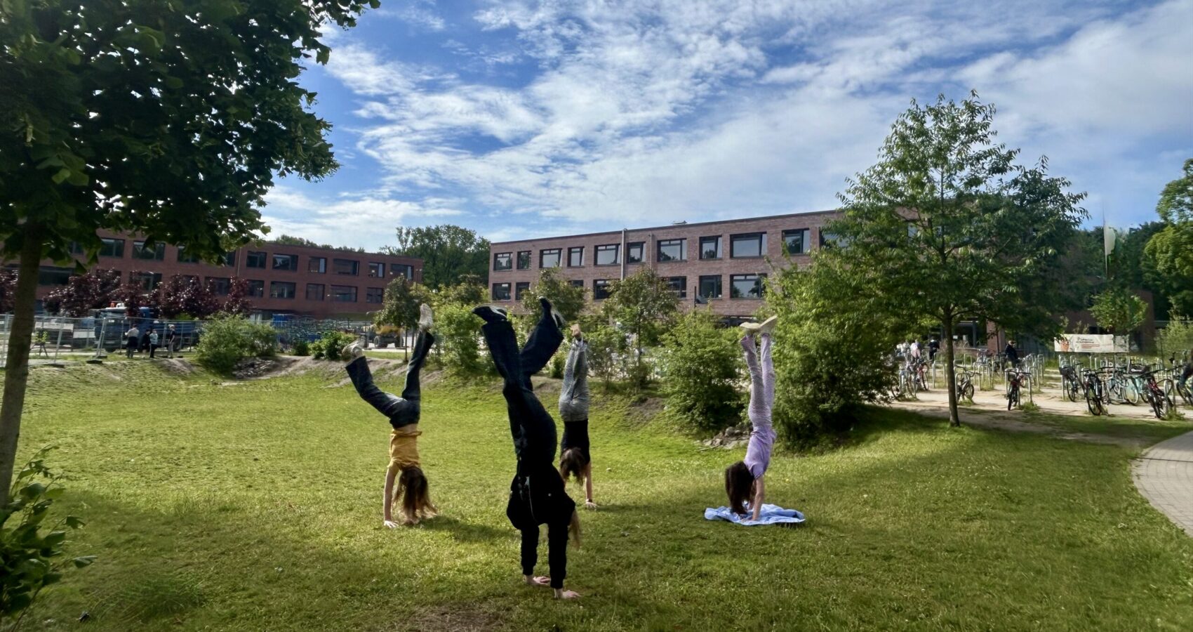 handstand_slider